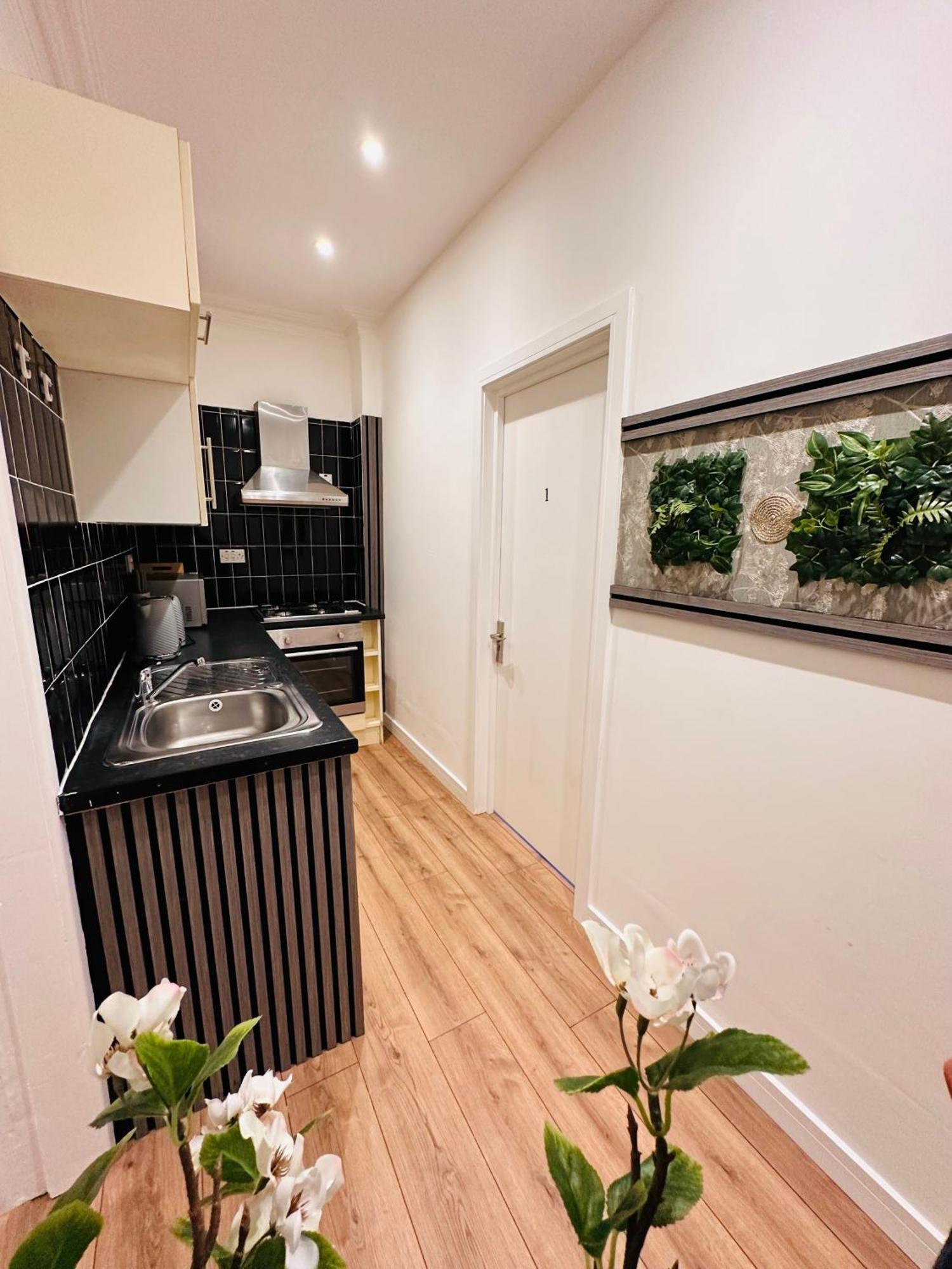 R2 - Elegant Private Room Opposite Queen Elizabeth Hospital - Harborne Birmingham Eksteriør bilde