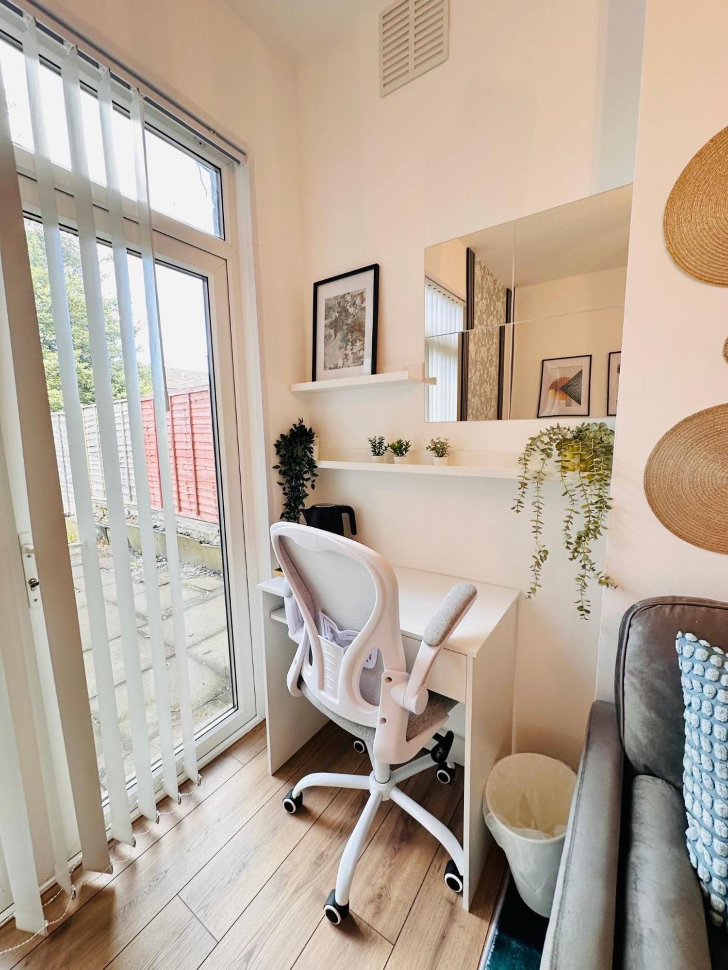 R2 - Elegant Private Room Opposite Queen Elizabeth Hospital - Harborne Birmingham Eksteriør bilde